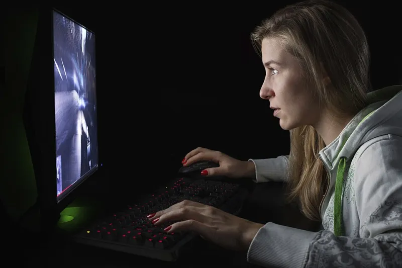 Designed for the Desk Lamp Glow: How Indie Devs Are Quietly Owning the Small-Screen Era